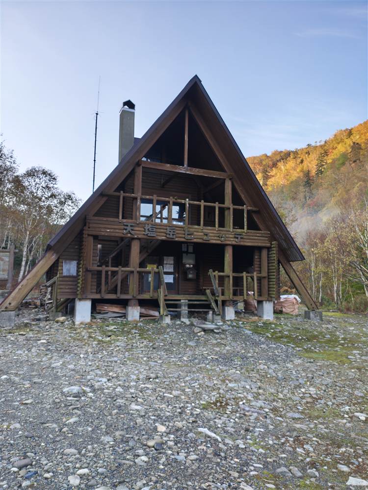 朝の天塩岳ヒュッテ